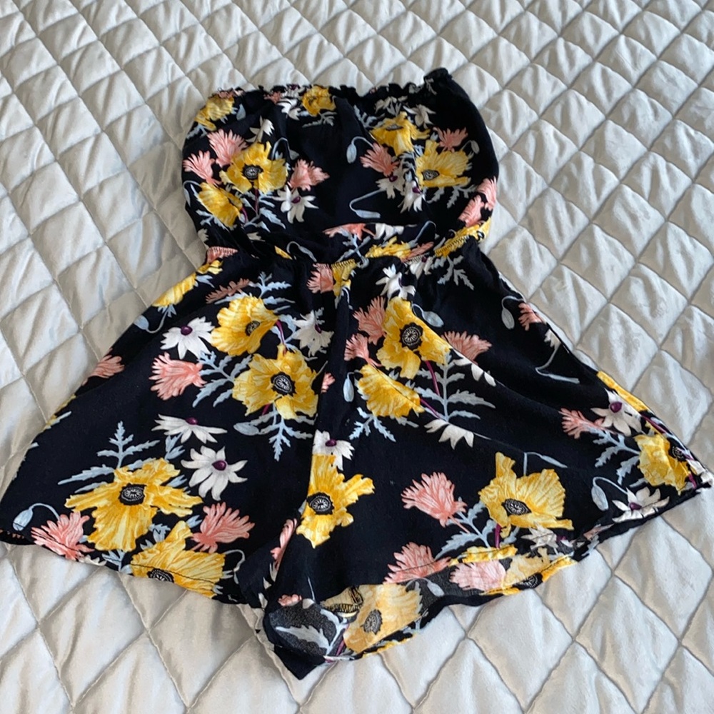 H&M Divided Strapless Floral Romper Size 2